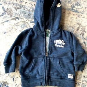 ROOTS hoodie size 12-18 months